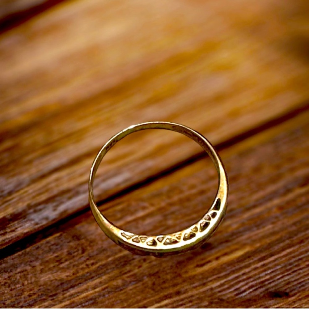 14k gold women size 8 ruby ring